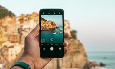 Tecnologia, fotografia móvel, turismo, fotos em dispositivo smartphone, paisagem costeira.