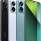 Câmera de smartphone com múltiplas lentes em diferentes cores.