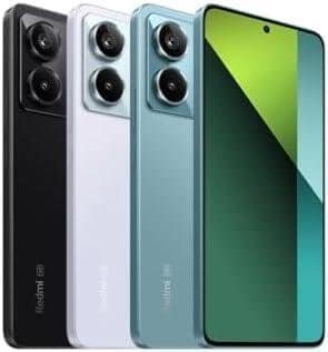 Câmera de smartphone com múltiplas lentes em diferentes cores.