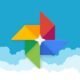 Google Fotos com nuvem azul e elementos coloridos, foco em tecnologia e armazenamento digital.