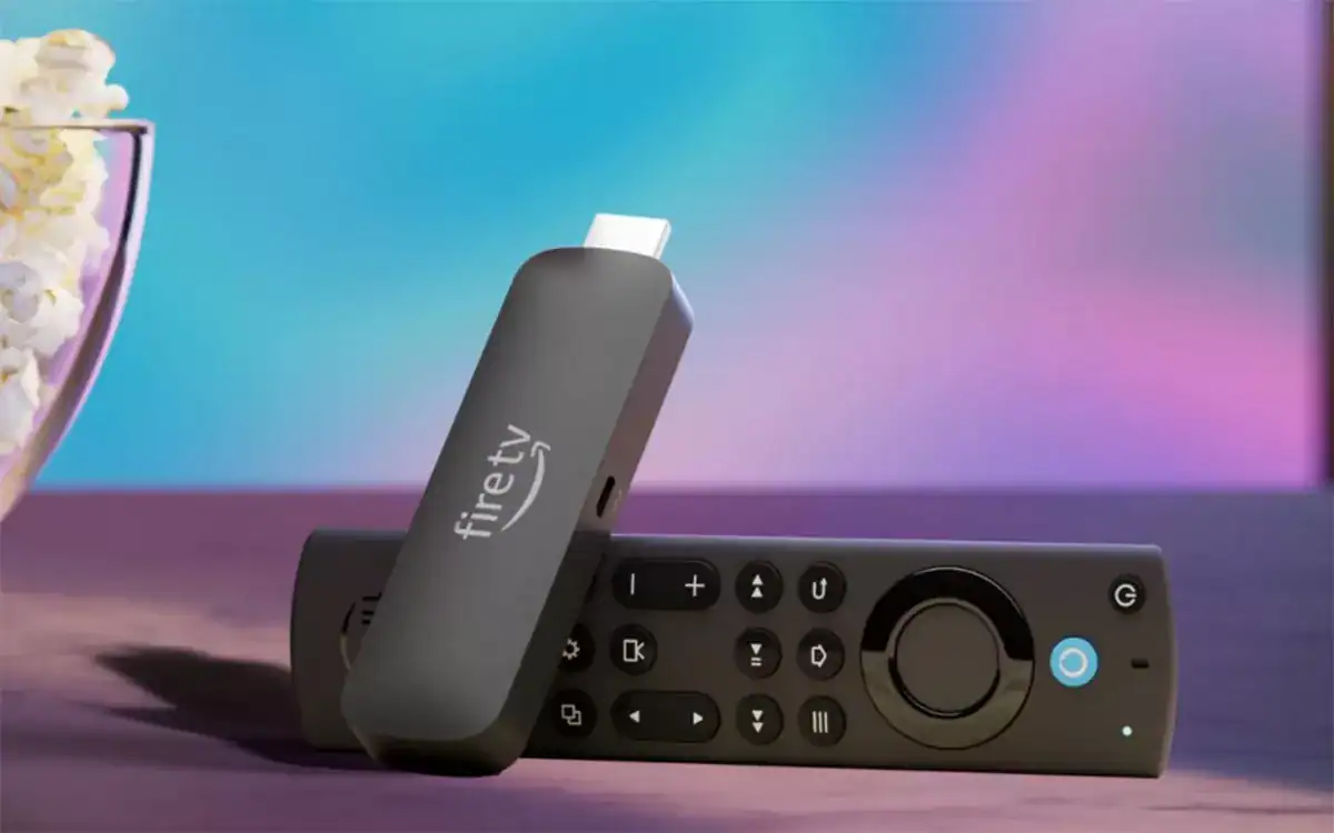 Fire TV Stick com controle remoto, dispositivo de streaming de mídia digital.