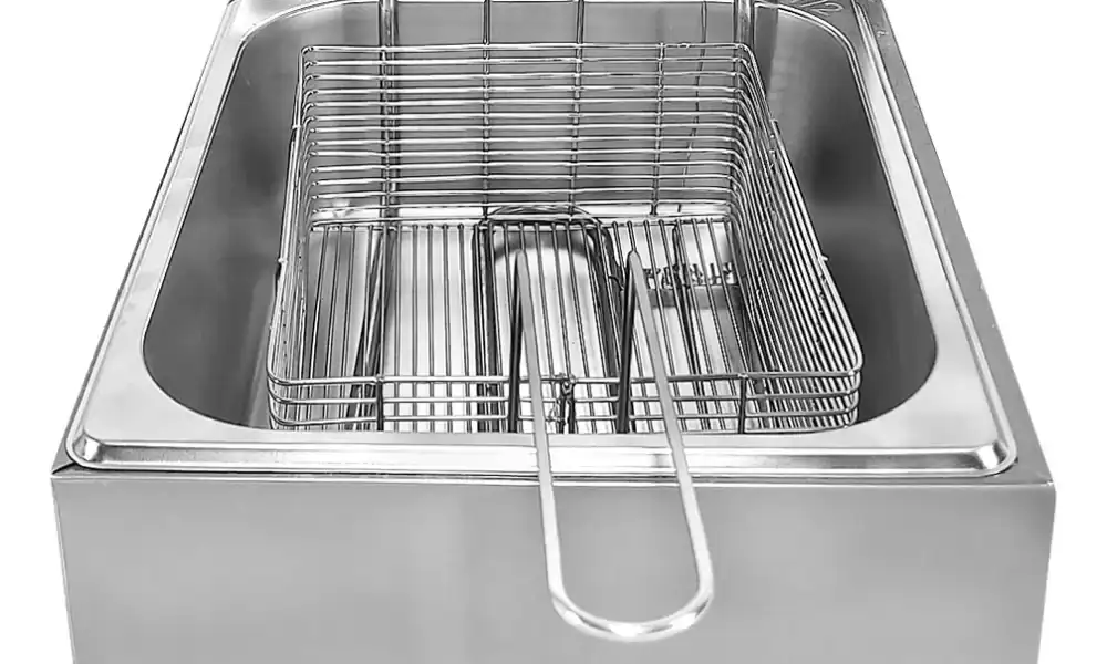 1. Máquina de fritar industrial de aço inox com cesto e controle de temperatura.