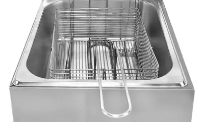 1. Máquina de fritar industrial de aço inox com cesto e controle de temperatura.