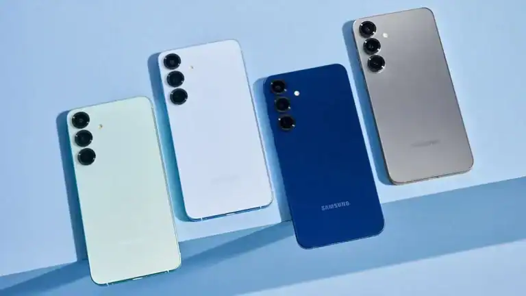 Câmera de smartphones Samsung com múltiplas lentes em diferentes cores.
