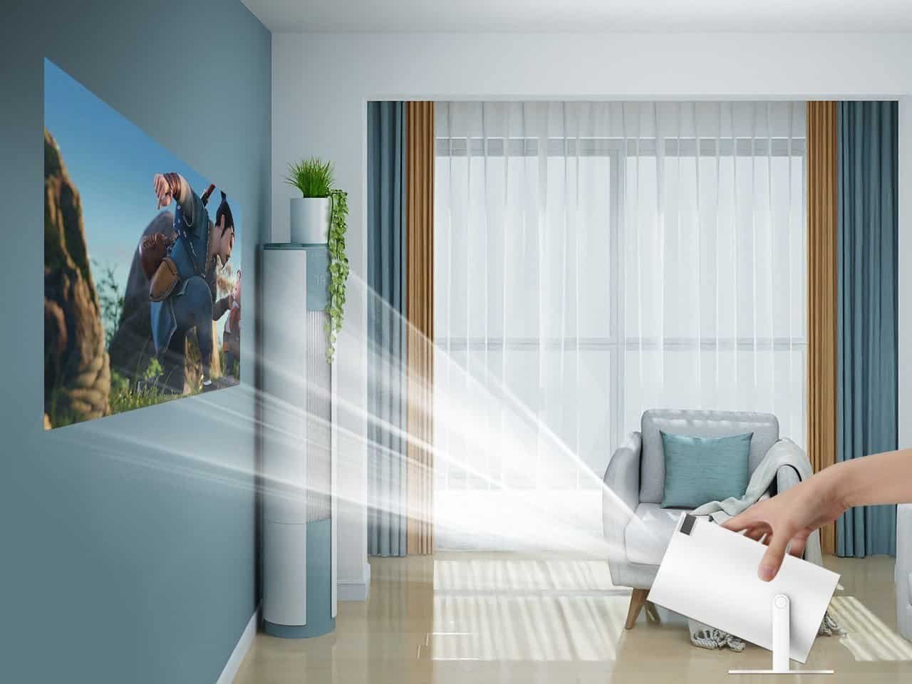 Filme inteligente projetor com tela de projeção de alta definição em sala de estar modernizada.