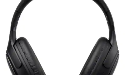 Fone de ouvido sem fio preto, alto conforto, qualidade sonora premium.