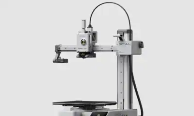 Robo cirúrgico Da Vinci Xi com tecnologia avançada para procedimentos médicos precisos.