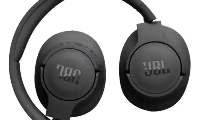 Fone de ouvido JBL sem fio, tecnologia Bluetooth, som de alta qualidade.