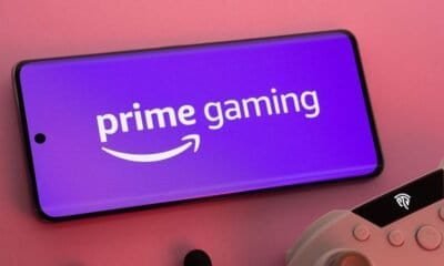 Smartphone exibindo logotipo do Prime Gaming, tecnologia de jogos, assinatura de jogos, evolução de dispositivos móveis, inovação em entretenimento digital.