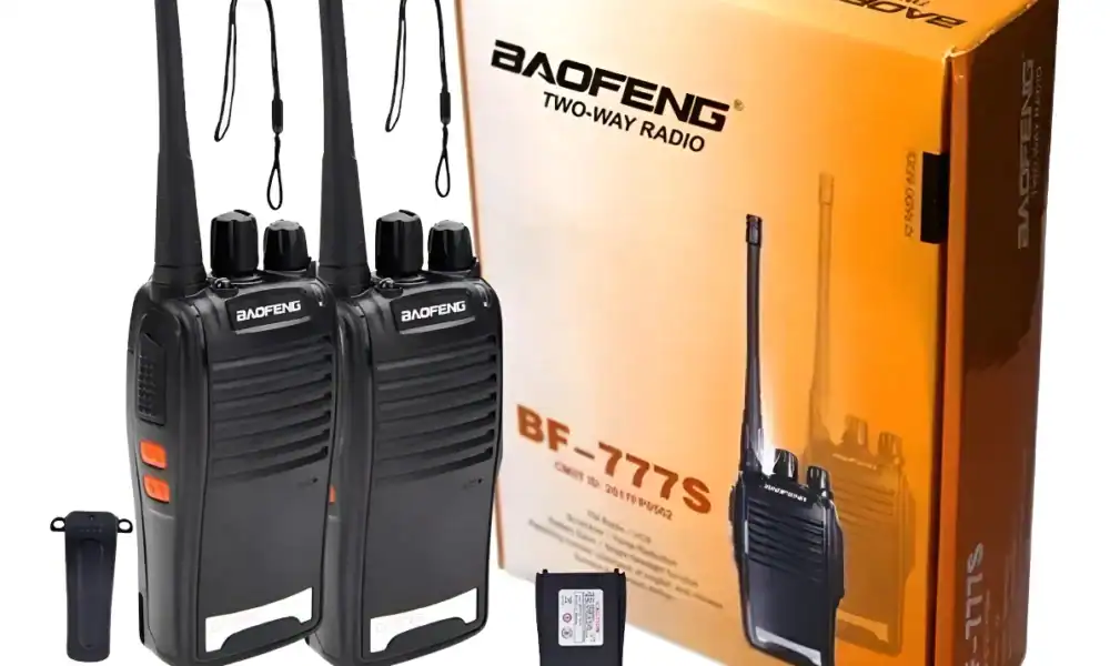 Bate-papo: Rádio de comunicação portátil com dois transmissores e acessórios, ideal para segurança e eventos.