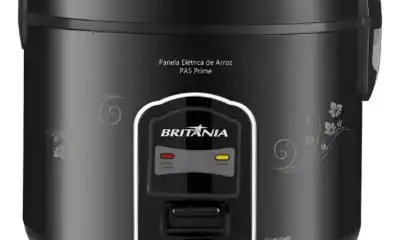 Arroz de panela elétrica Britânia, praticidade na cozinha, capacidade para 5 xícaras.