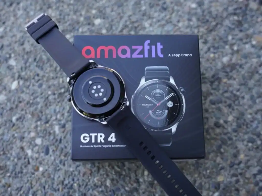 Smartwatch Amazfit GTR 4 com design elegante, menu avançado e funções esportivas.