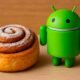 Snail cinnamon roll e brinquedo android, tecnologia e doces.