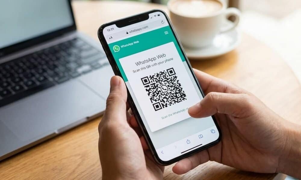 Código QR de WhatsApp para contato, smartphone, tecnologia, comunicação digital.