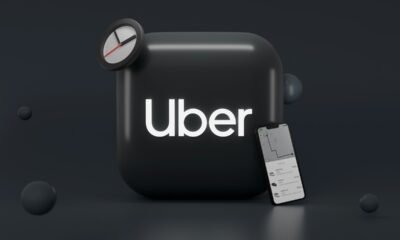 Aplicativo Uber para transporte e viagens.