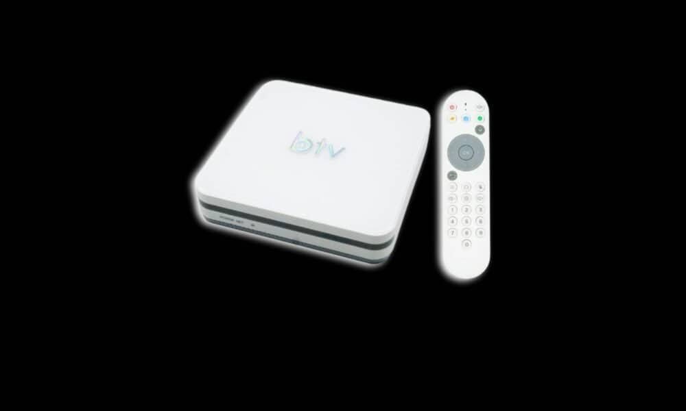 Imagem de mini PC Android com controle remoto para streaming, jogos e uso doméstico.