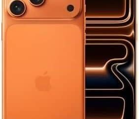 Imagem de um iPhone 13 Pro na cor laranja com câmera tripla.