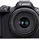 Câmera Canon EOS com lente grande angular, ideal para fotografia e vídeos profissionais. Perfeita pa.