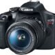 Câmera Canon EOS Rebel T7 com lente 18-55mm, ideal para fotografia amadora e profissional.