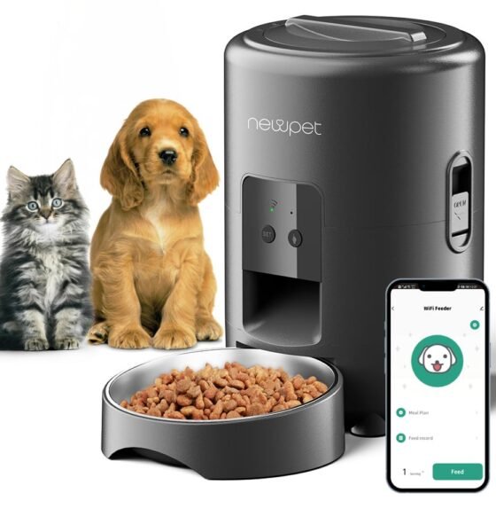 Alimentador inteligente para pets com câmera, Wi-Fi e controle pelo smartphone, ideal para cães e ga.