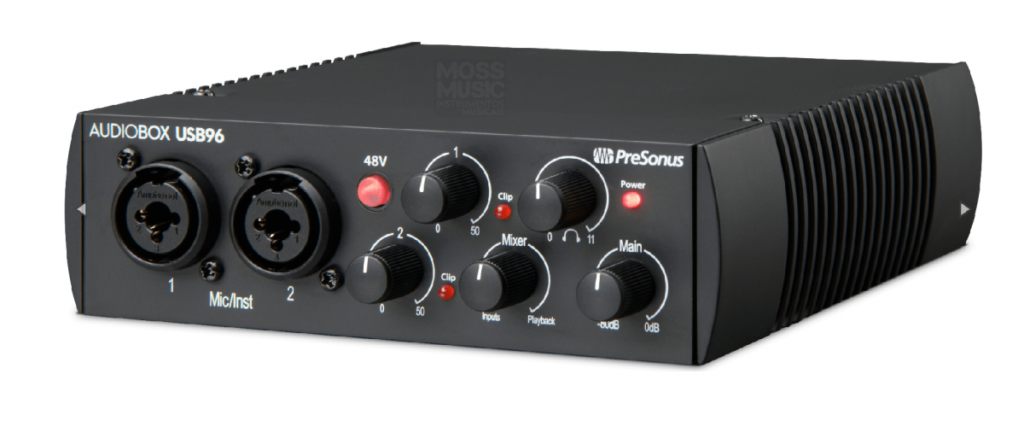 Mixer de áudio USB com entradas para microfone e instrumentos, controle de volume e interface de gra.